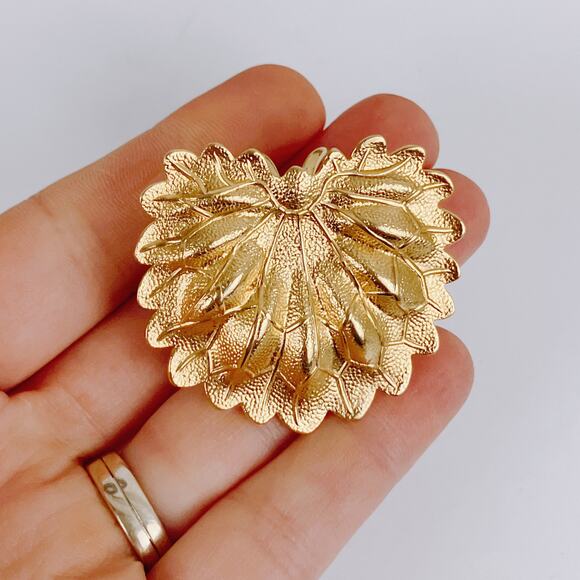 Vintage 1970s Gold Tone Leaf Scarf Slide Retro Botanical Jewelry - Picture 3 of 9